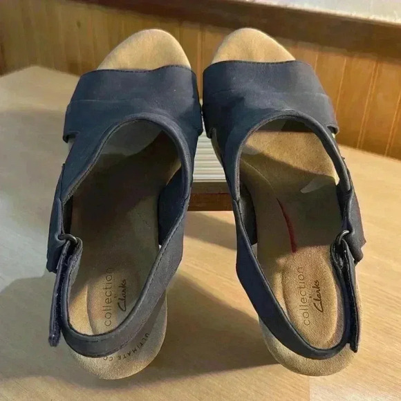 Clark’s Ultimate Comfort Blue Leather Wedge Sandals - Picture 7 of 7